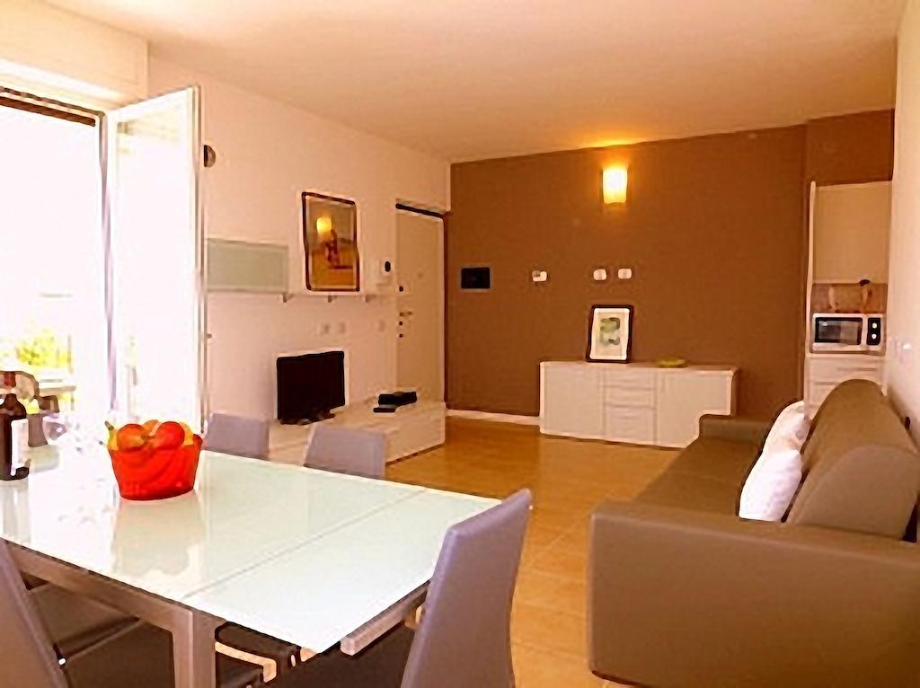 4 Village Centre Lenno Homes With Pool-By Italian Apartments Room photo